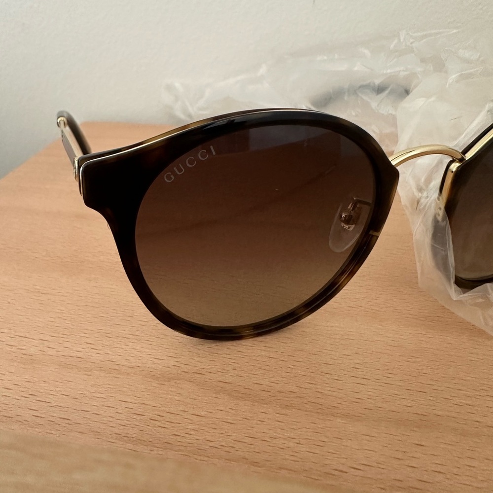 Gucci Brown Tortoiseshell Sunglasses (new)